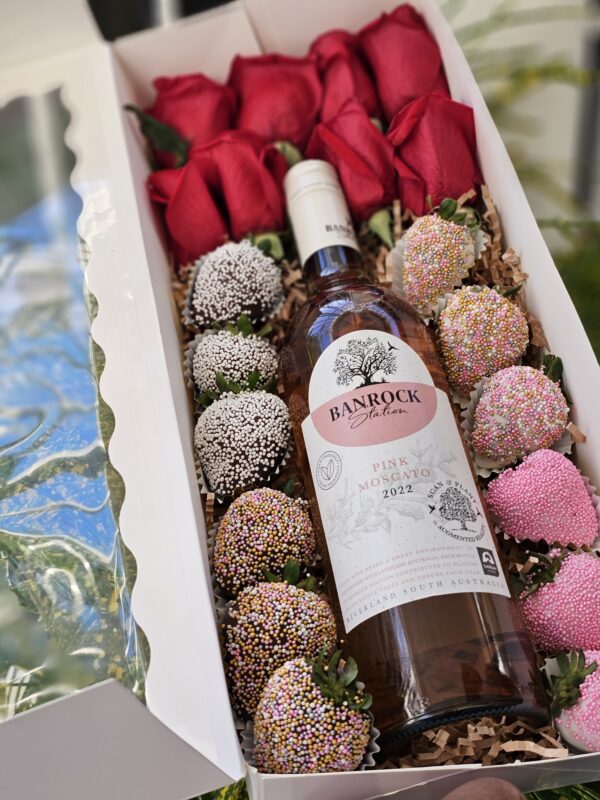 12 Chocolate covered Strawberry, Wine & Roses