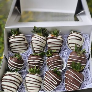 12 Chocolate Covered Strawberries